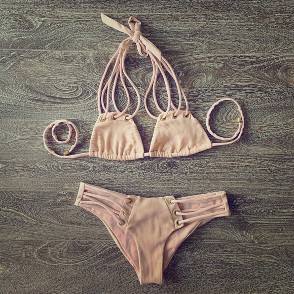 Beach Bunny Rib Tide Bikini - Picture 3 of 11